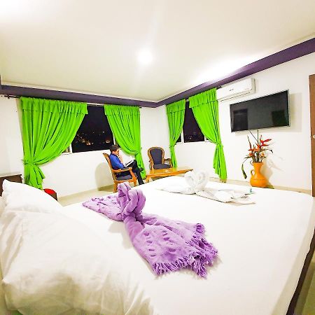 Hostal La Mercedes Street Cali Bagian luar foto