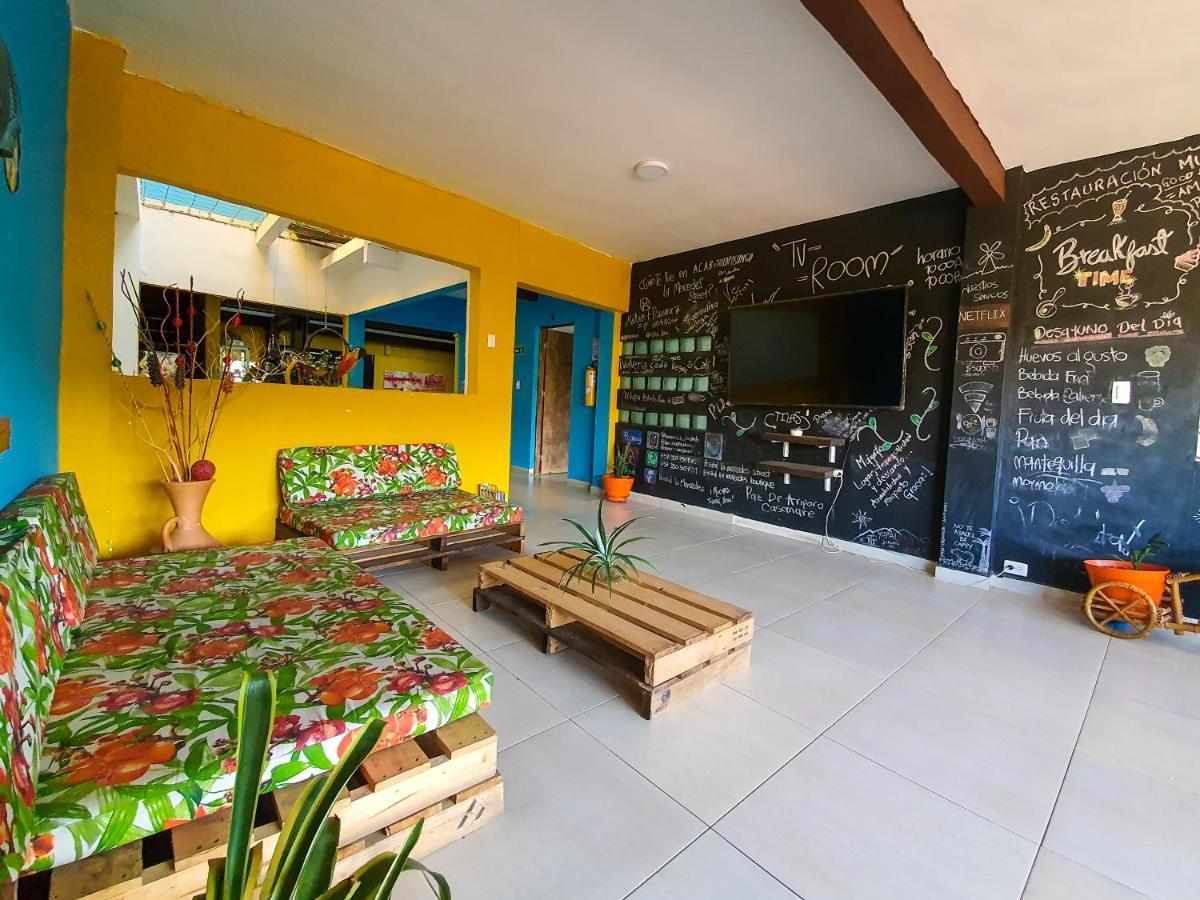 Hostal La Mercedes Street Cali Bagian luar foto