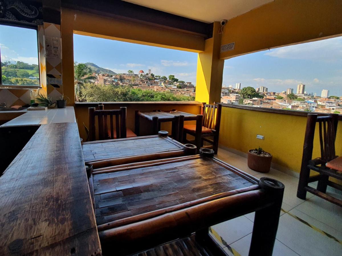 Hostal La Mercedes Street Cali Bagian luar foto