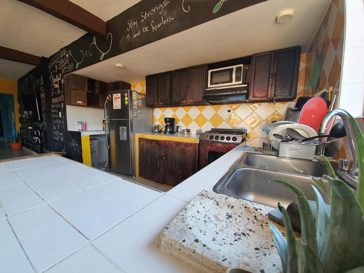 Hostal La Mercedes Street Cali Bagian luar foto